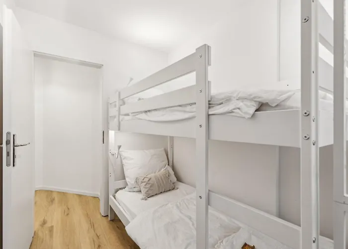 Gemuetliches 2 Ambient Mit Queensize-bett , Etagenbett& Schlafsofa In Alsternaehe Apartament *