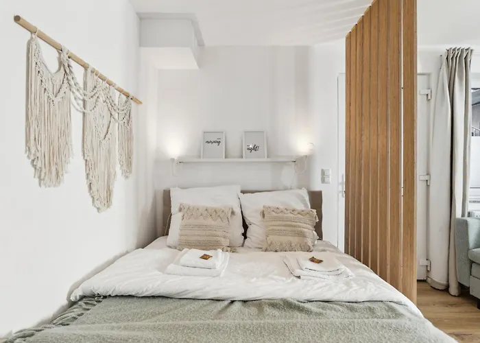 Gemuetliches 2 Ambient Mit Queensize-bett , Etagenbett& Schlafsofa In Alsternaehe *